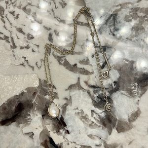Kendra scott necklace white pear